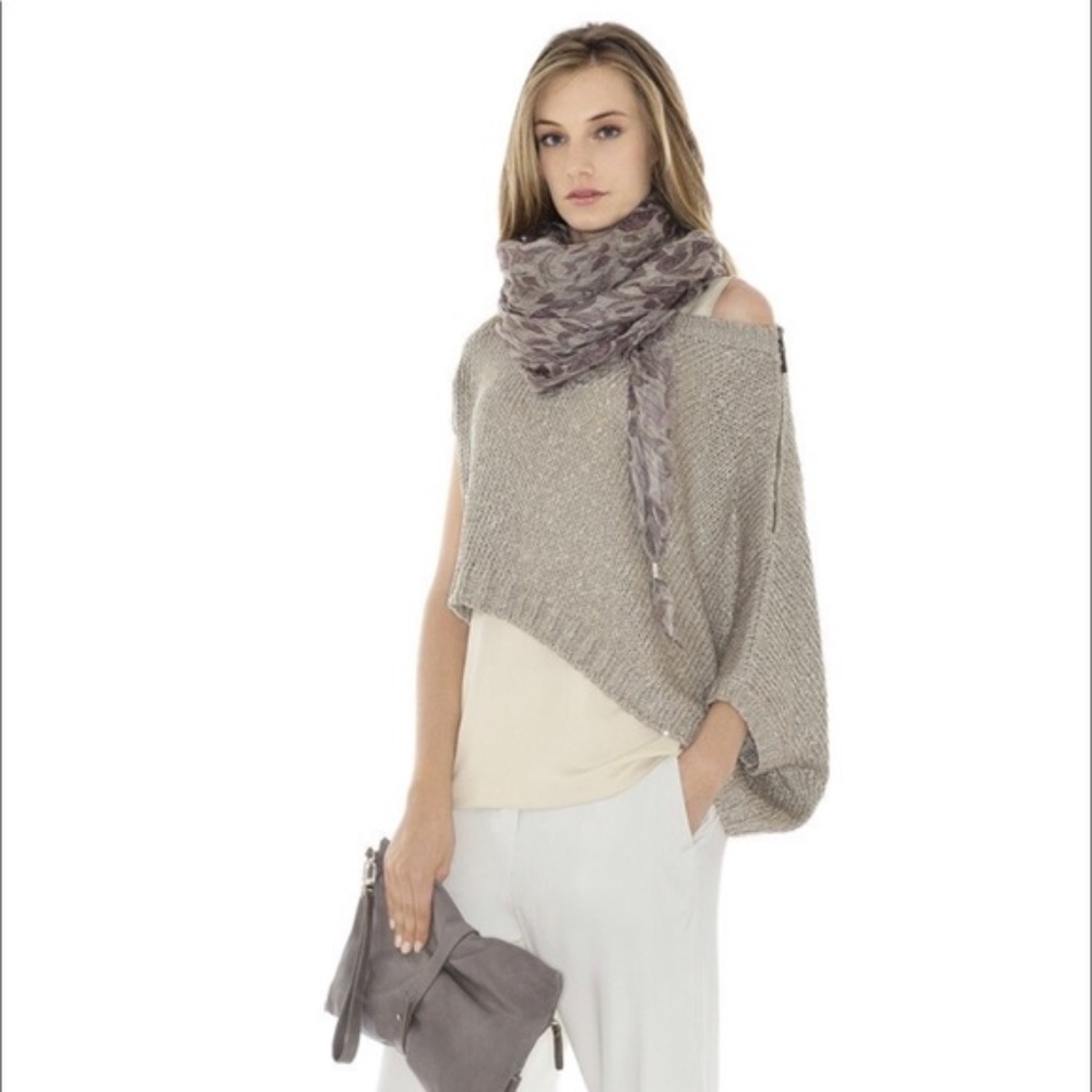 Brunello Cucinelli's sweater size l